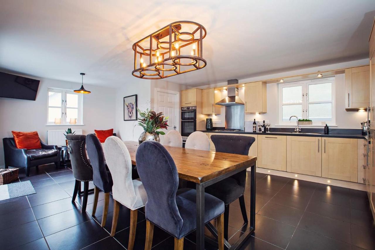 Beautiful 4-Bed Home, Hot Tub & Stunning Views - Abergavenny Exterior foto