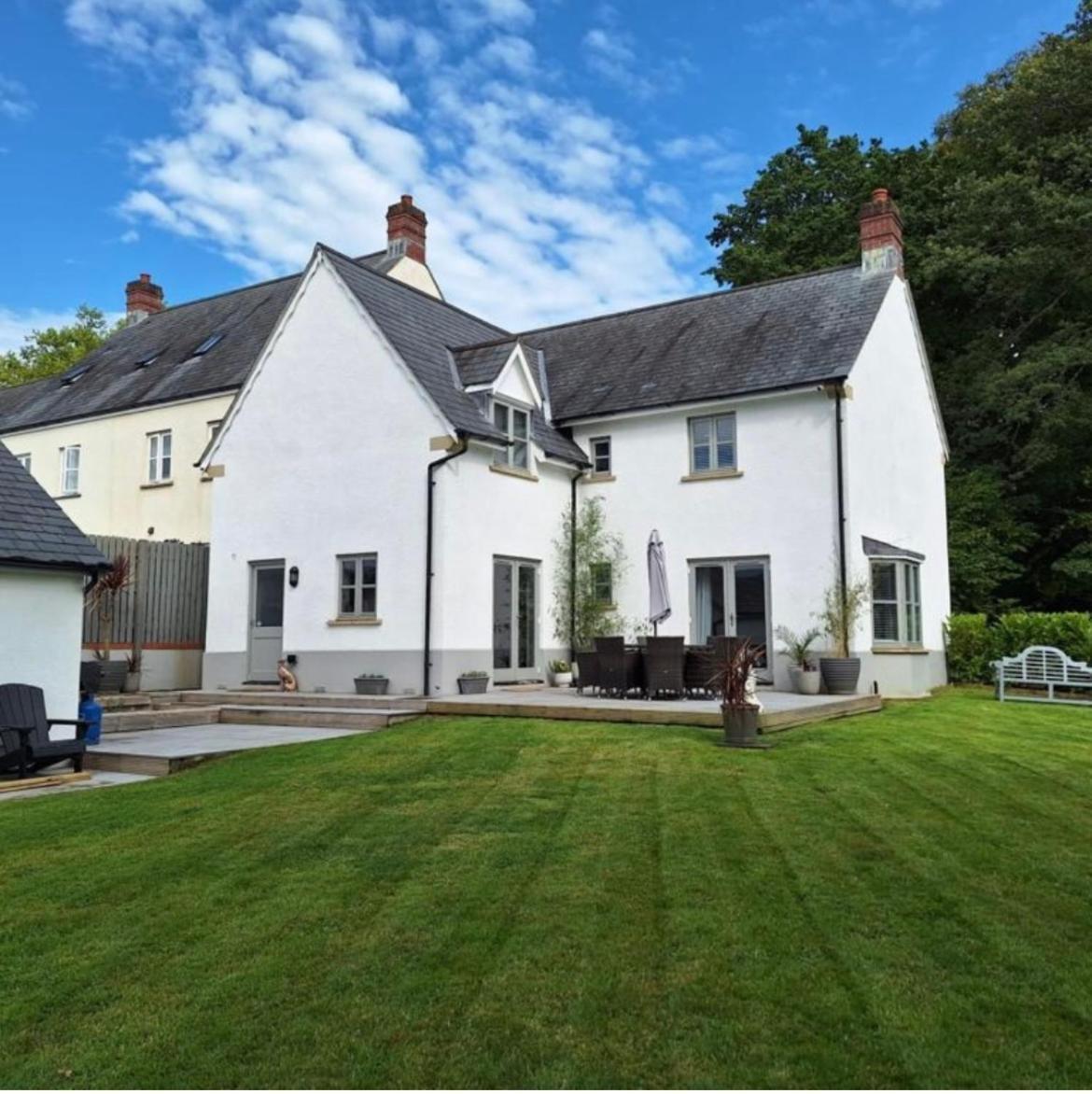 Beautiful 4-Bed Home, Hot Tub & Stunning Views - Abergavenny Exterior foto